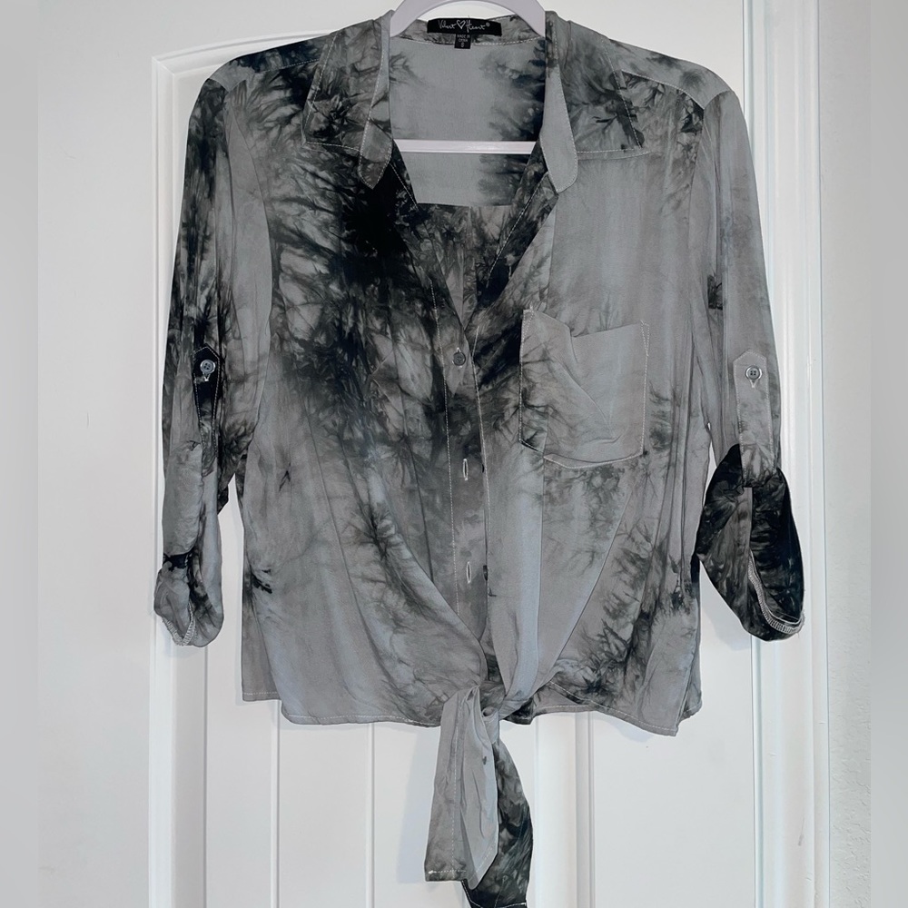 Velvet Heart button up crop, patterned. Size S.